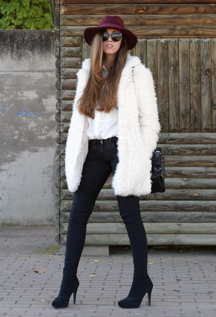 Fashionable-Black-and-White-Outfit-Idea-for-2015
