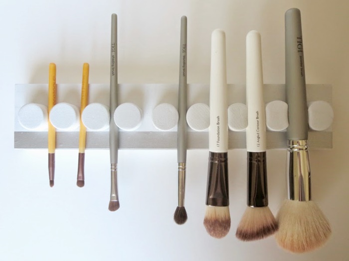 Cleaning Makeup Brushes Quickly Brush Holder