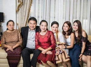 ส่อง! กวาง The Face กับคุณแม่และครอบครัว บ้านหลังใหญ่อ ...