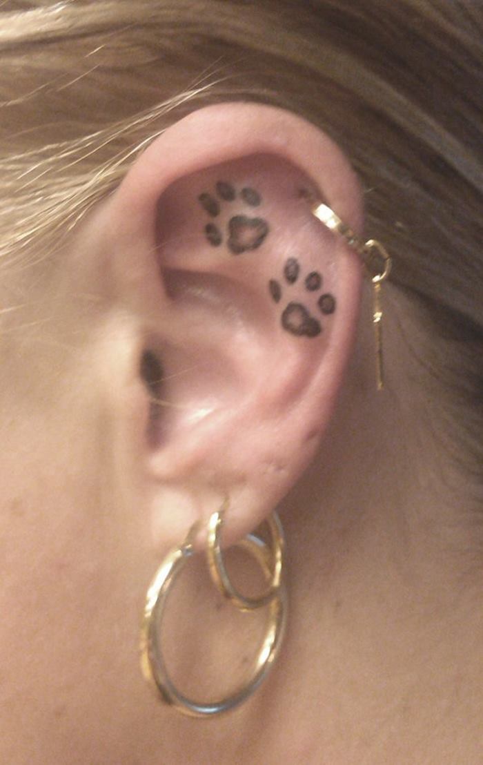 20-Tiny-footprints-ear-tattoo