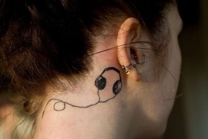 22-headphones-ear-tattoo