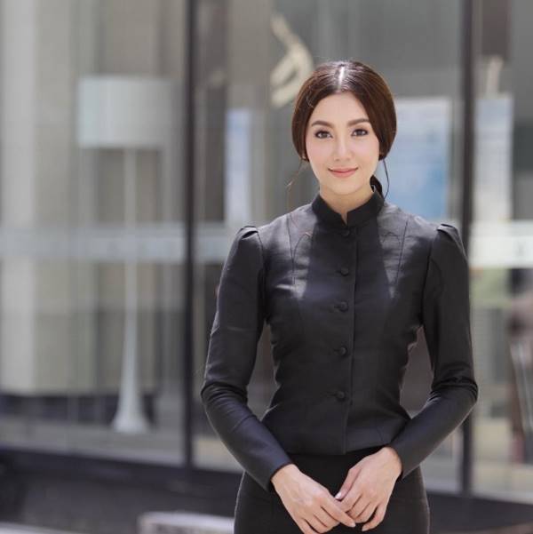 ดาราใส่ชุดไทยจิตรลดา